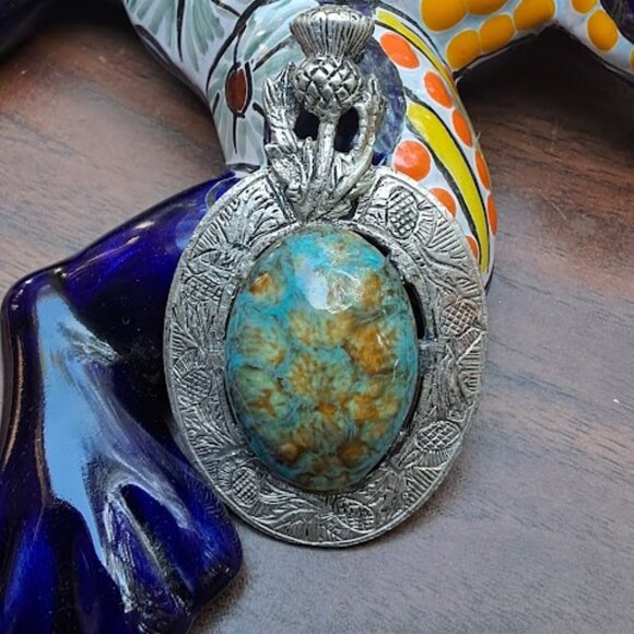 Beautiful Vintage Scottish Thistle Pendant Stamped Miracle - Picture 3 of 9